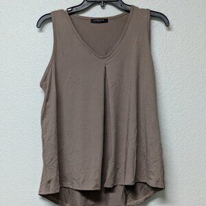 LOVEU.DEAR Light Coffee Center-front Inverted Pleat V-neck Tank Top -  Large